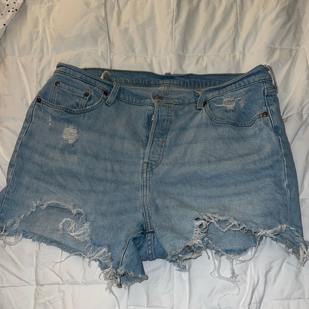Levi’s 501 cutoff shorts